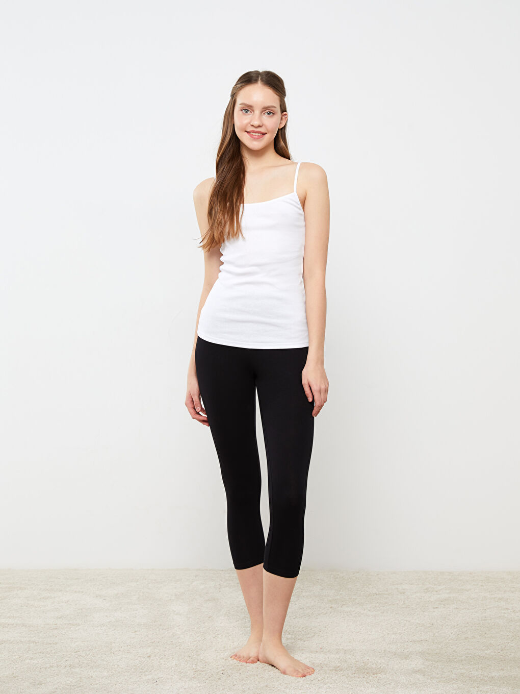 Beyaz U Yaka Düz İp Askılı Kadın Atlet-1