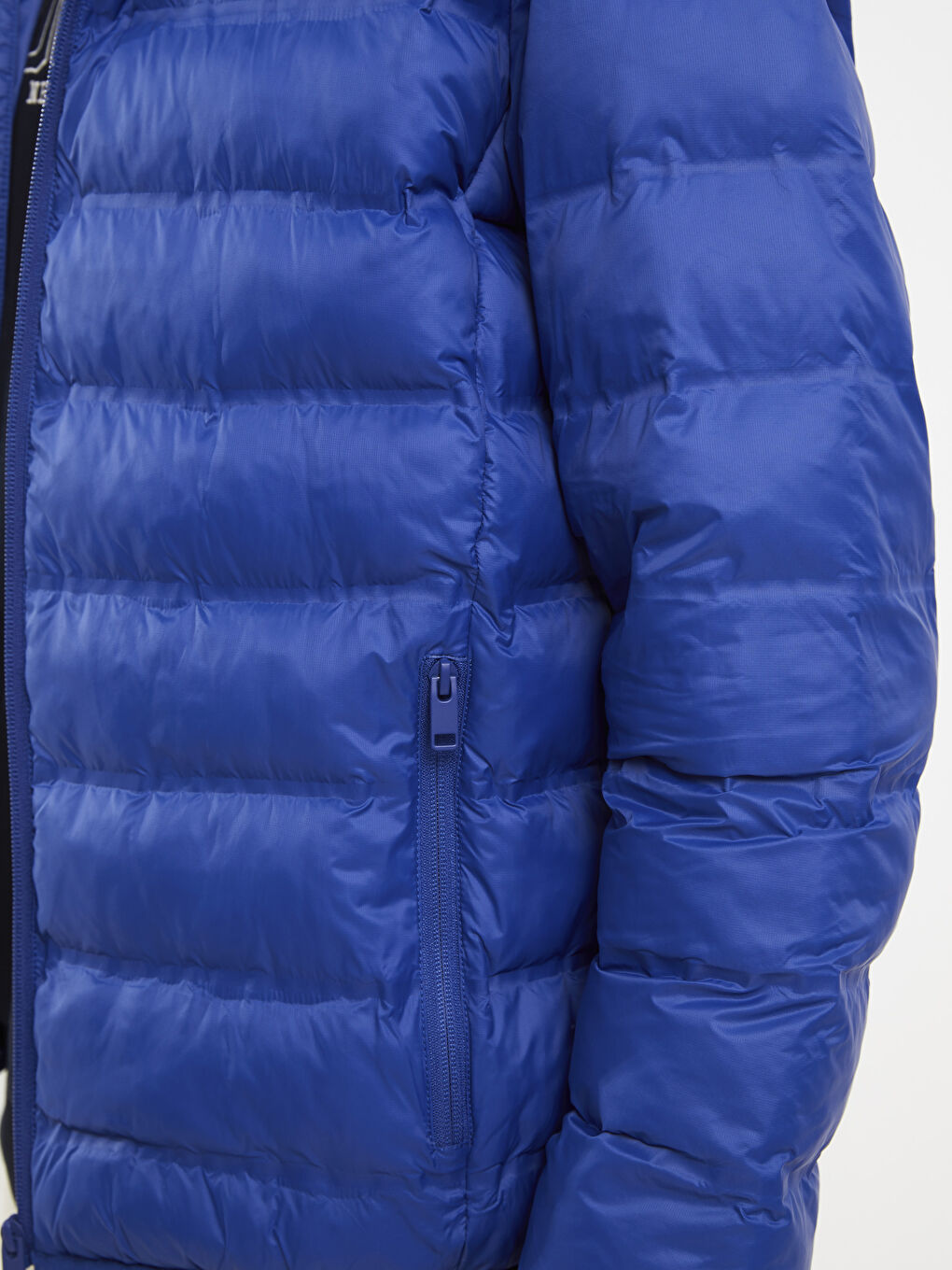 LCW Casual بالطو منتفخ بفتحة عادية بكابوش للرجال -S31461Z8-HRS
