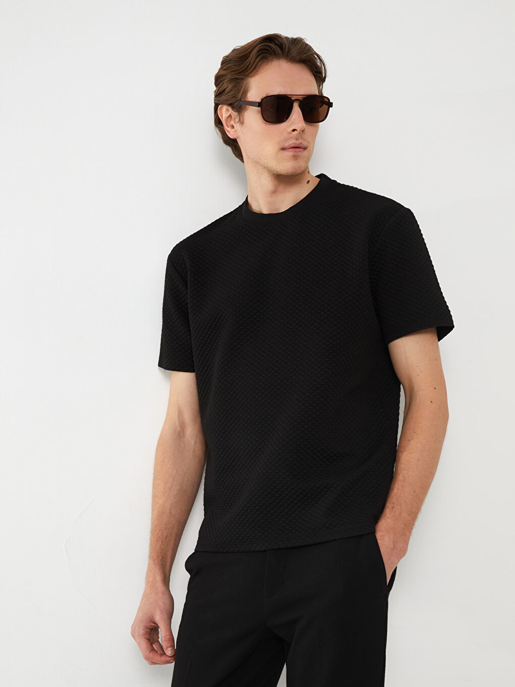 Siyah Bisiklet Yaka Kısa Kollu Erkek Tişört