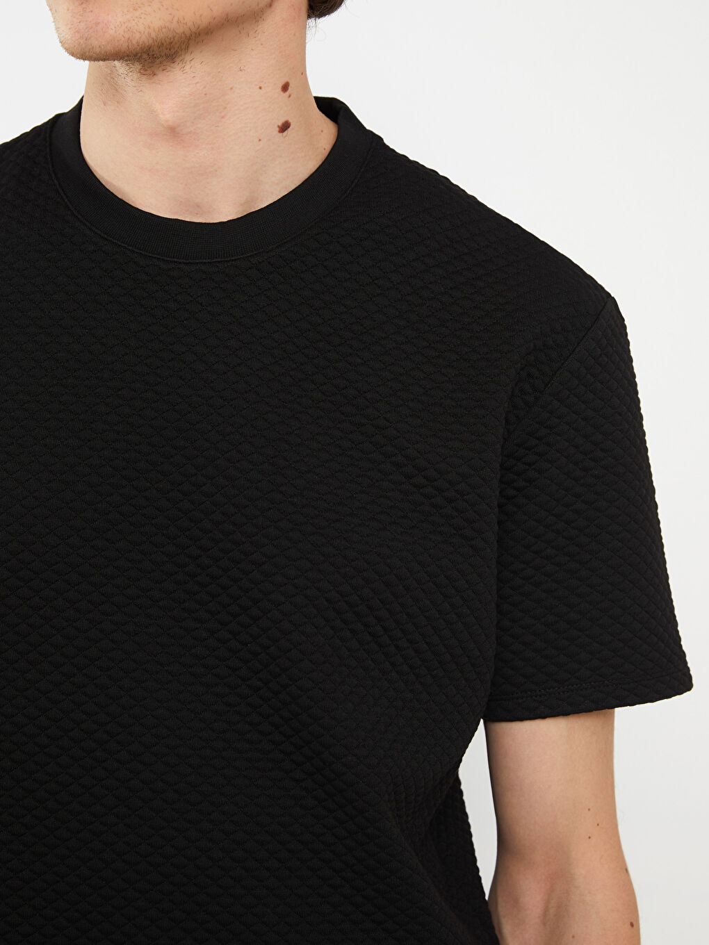 Siyah Bisiklet Yaka Kısa Kollu Erkek Tişört-3