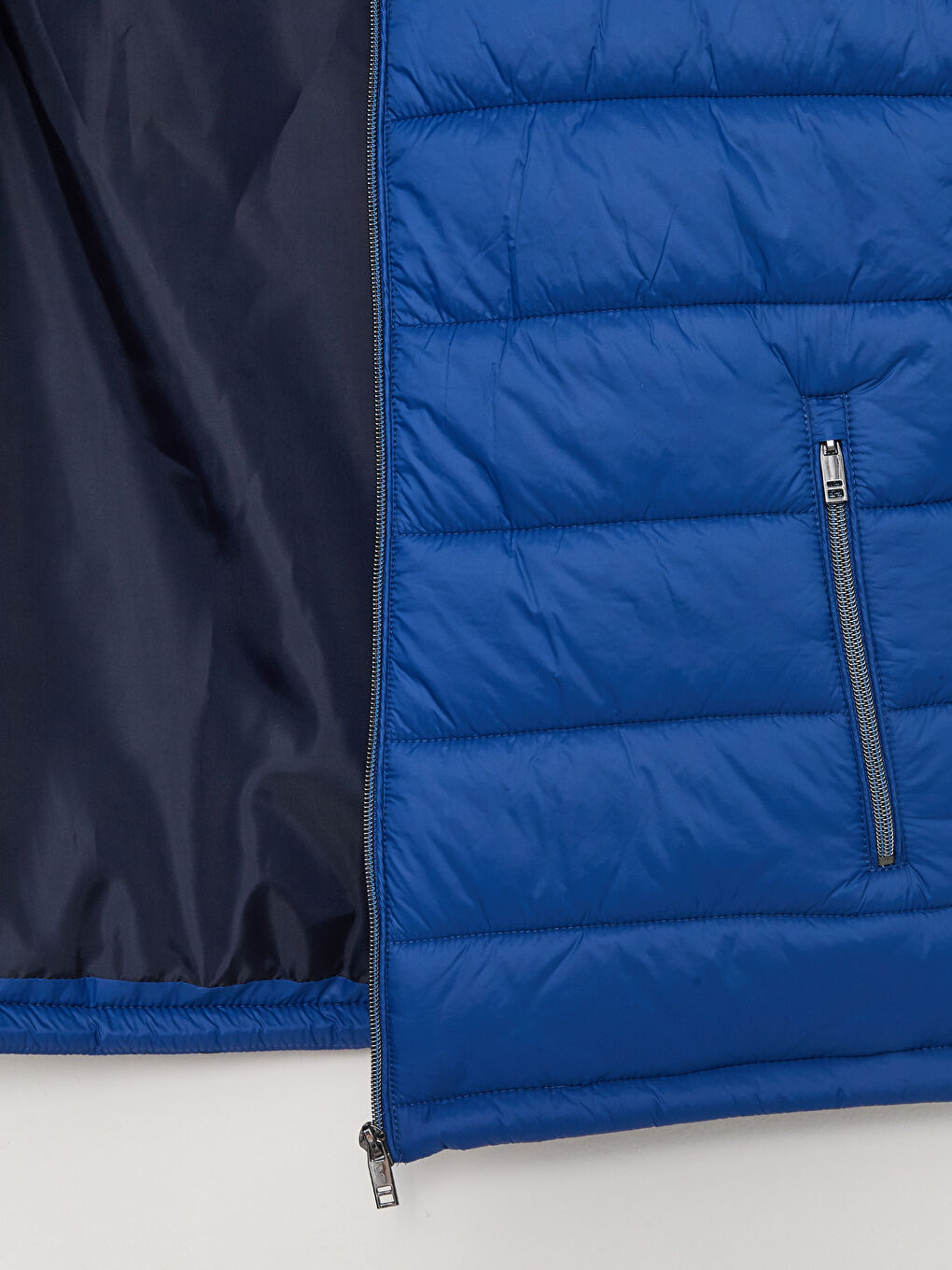 Vestă matlasată Slim Fit cu guler tip pâlnie pentru bărbați-8