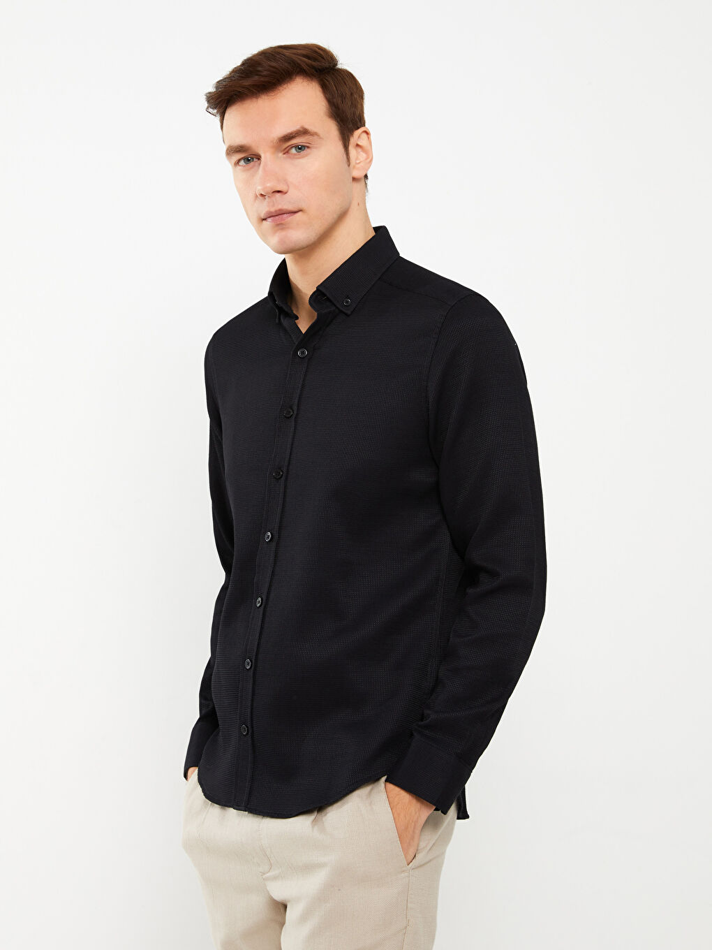 قميص رجالي كم طويل بقماش دوبي بقصة رفيعة