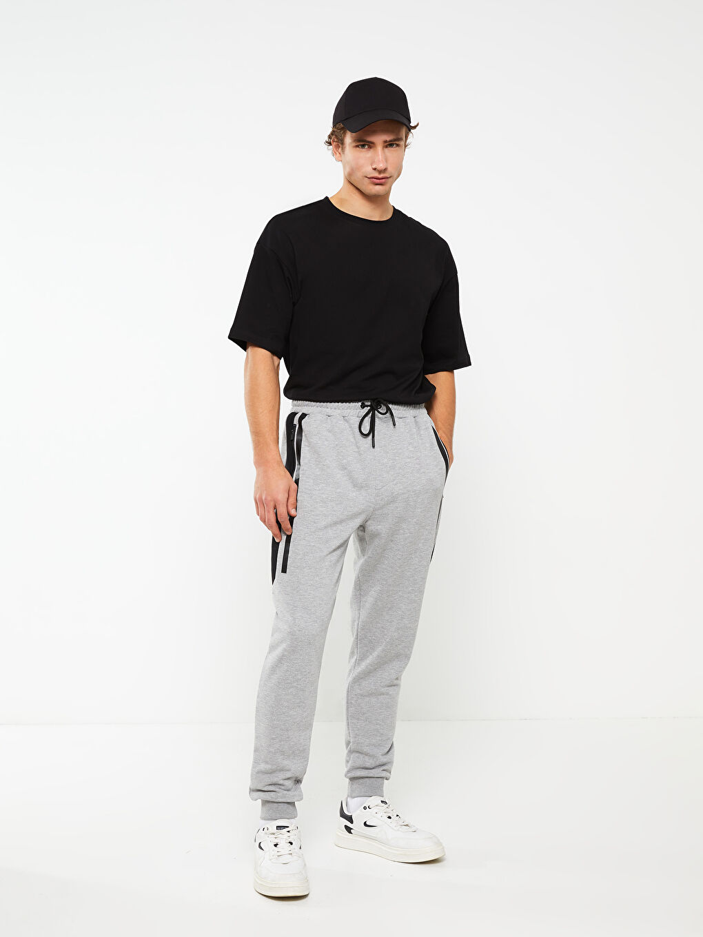 بنطلون رياضي رفيع للرجال