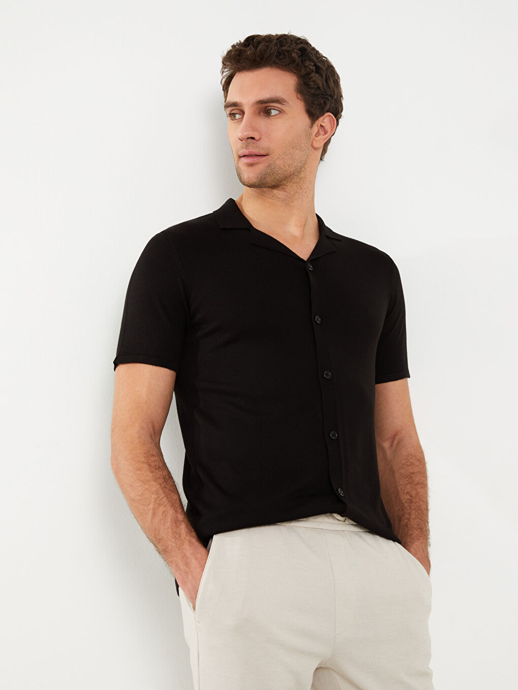 Siyah Regular Fit Kısa Kollu Erkek Triko Gömlek