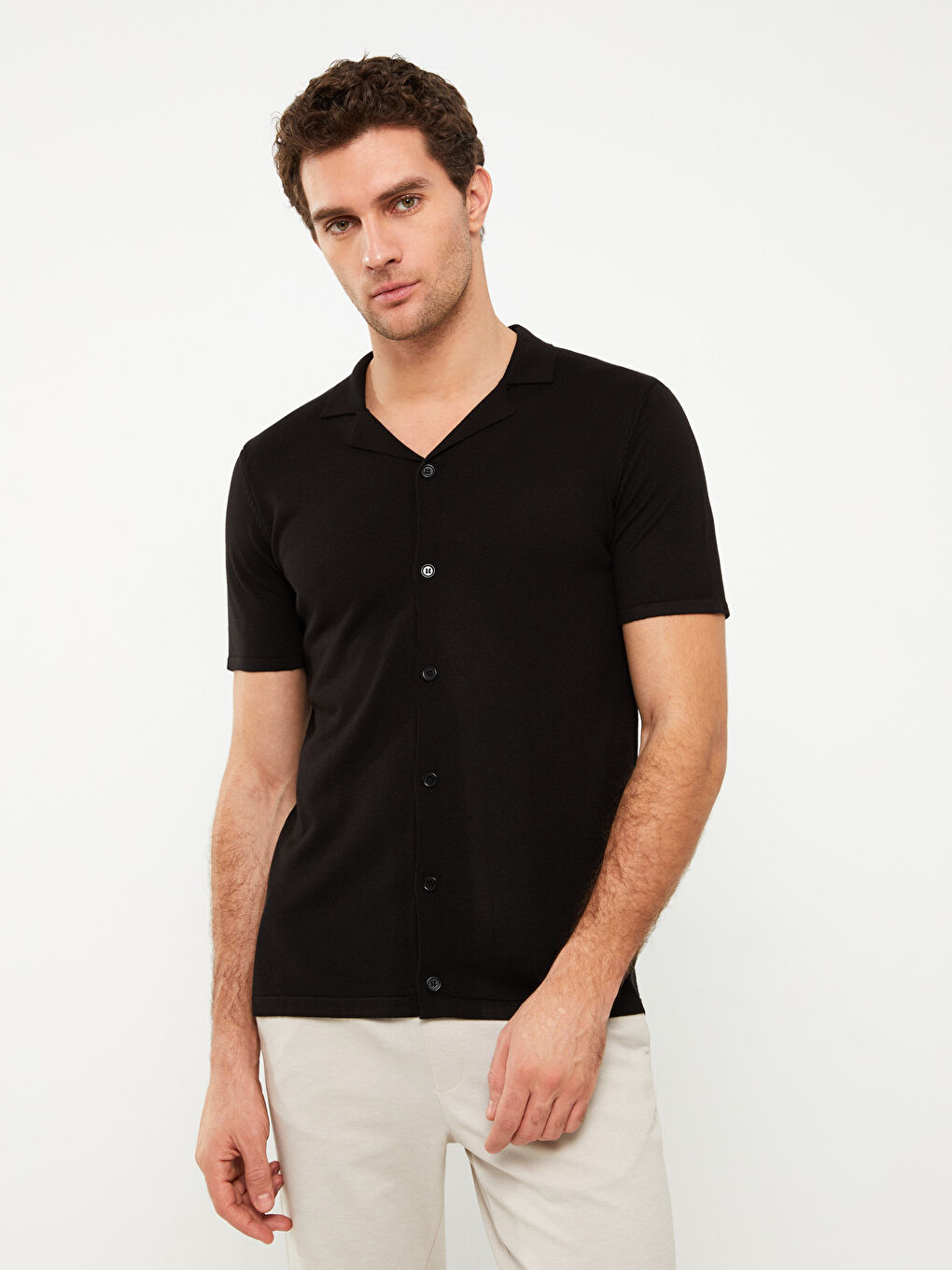 Siyah Regular Fit Kısa Kollu Erkek Triko Gömlek-1