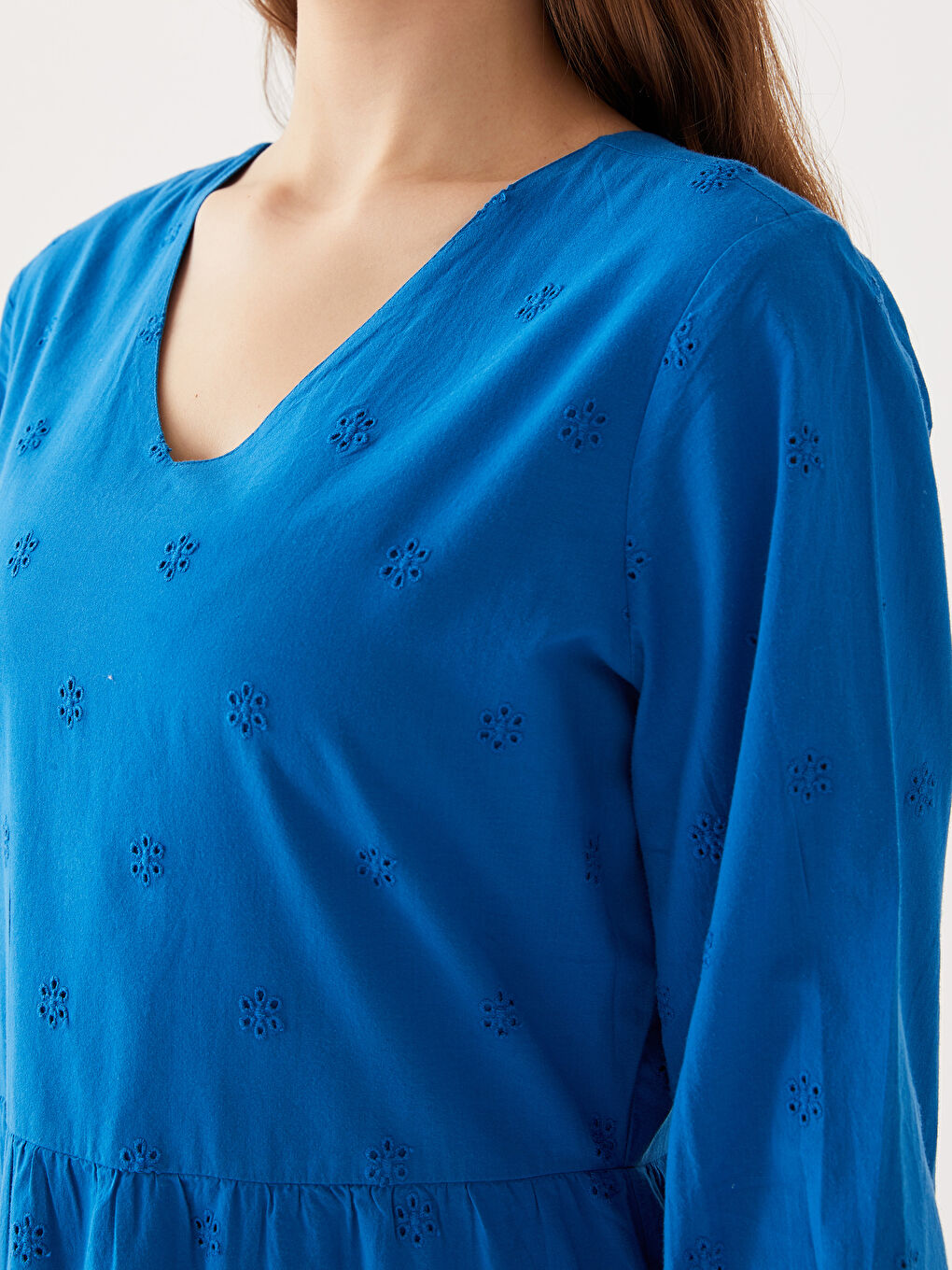 فستان نسائي بياقة على شكل حرف V وكم طويل-3