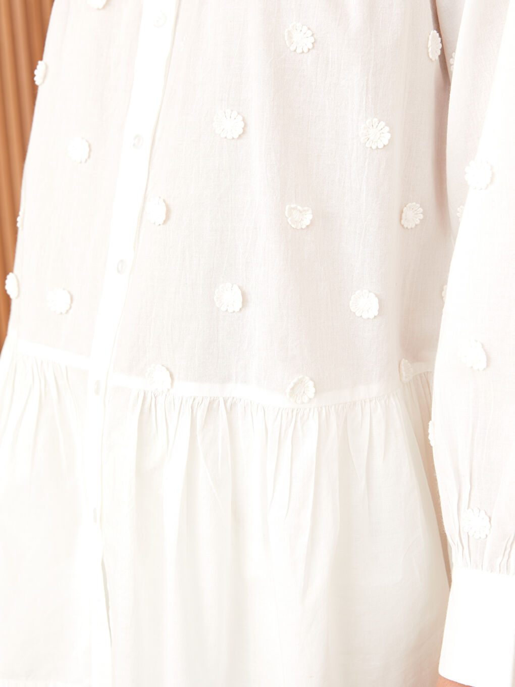 قميص كم طويل مطرز بياقة دائرية للسيدات-3