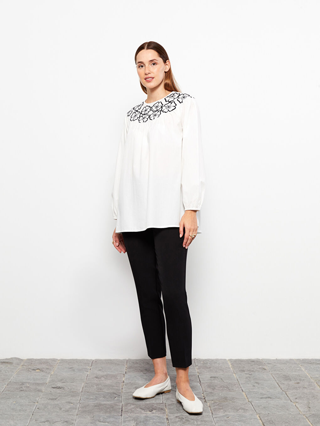 LCW Modest Crew Neck Embroidered Long Sleeve Cotton Women's Tunic -S31697Z8-SJT