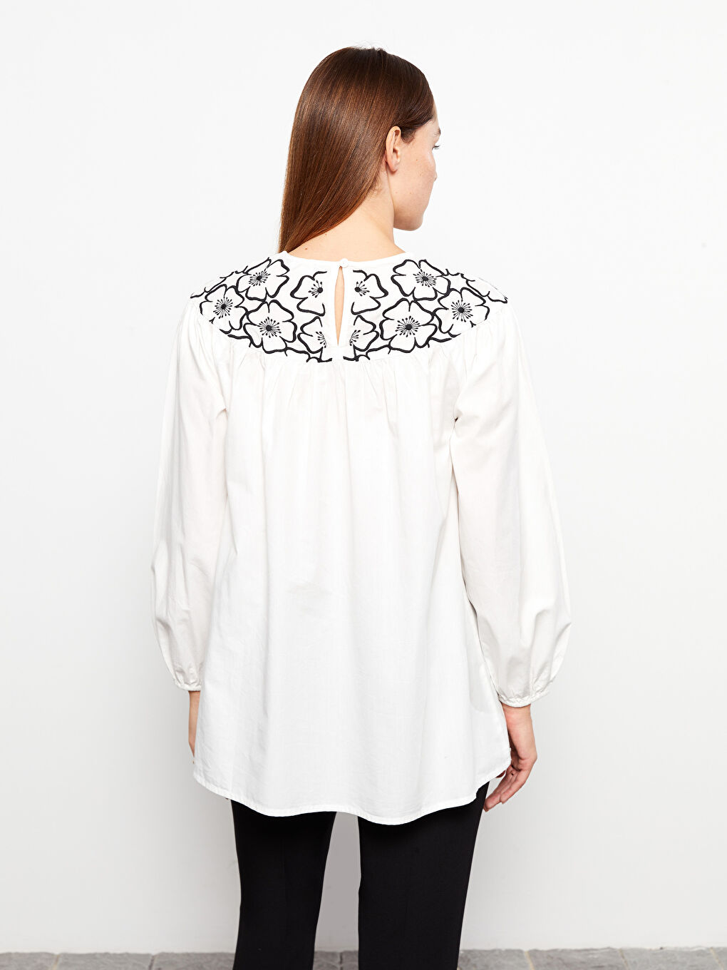 LCW Modest Crew Neck Embroidered Long Sleeve Cotton Women's Tunic -S31697Z8-SJT