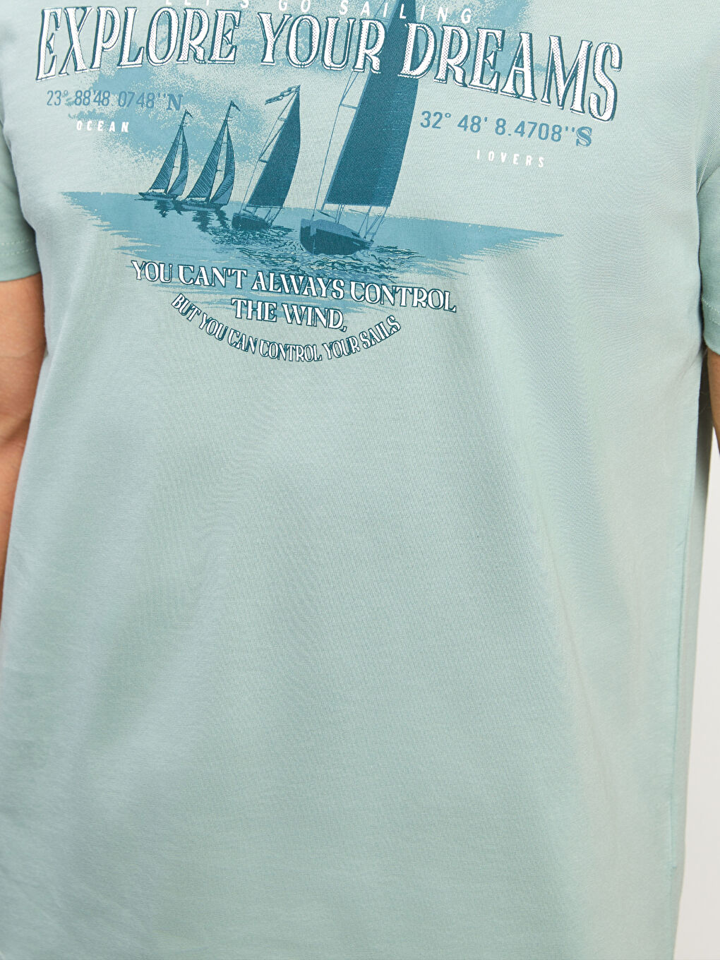 Ерлерге арналған трикотаж дөңгелек жағалы қысқа жең принтті мақта футболка-3