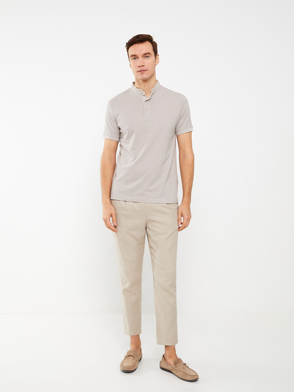 تي شيرت للرجال بياقة مندرين كم قصير بيكيه منقوش-2