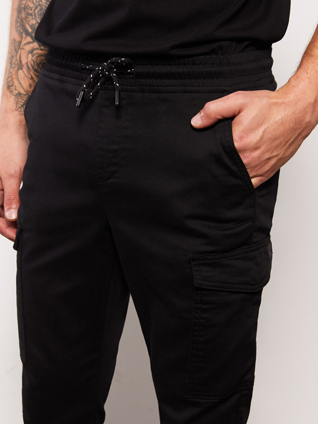 CRNA Cargo pantalone Muškarac -S31874Z8-RQL