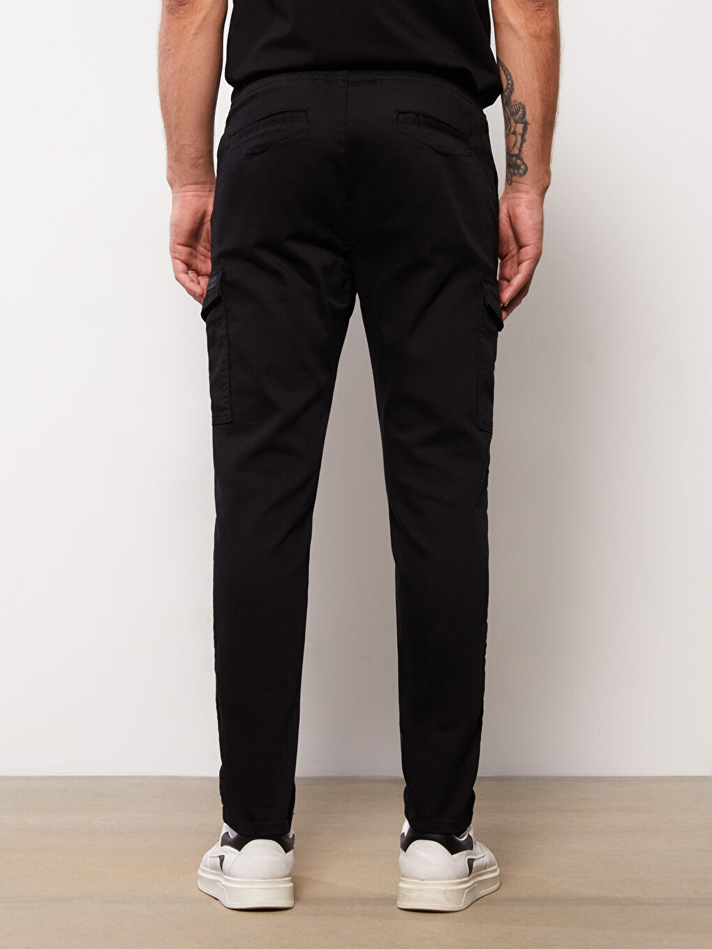 CRNA Cargo pantalone Muškarac -S31874Z8-RQL