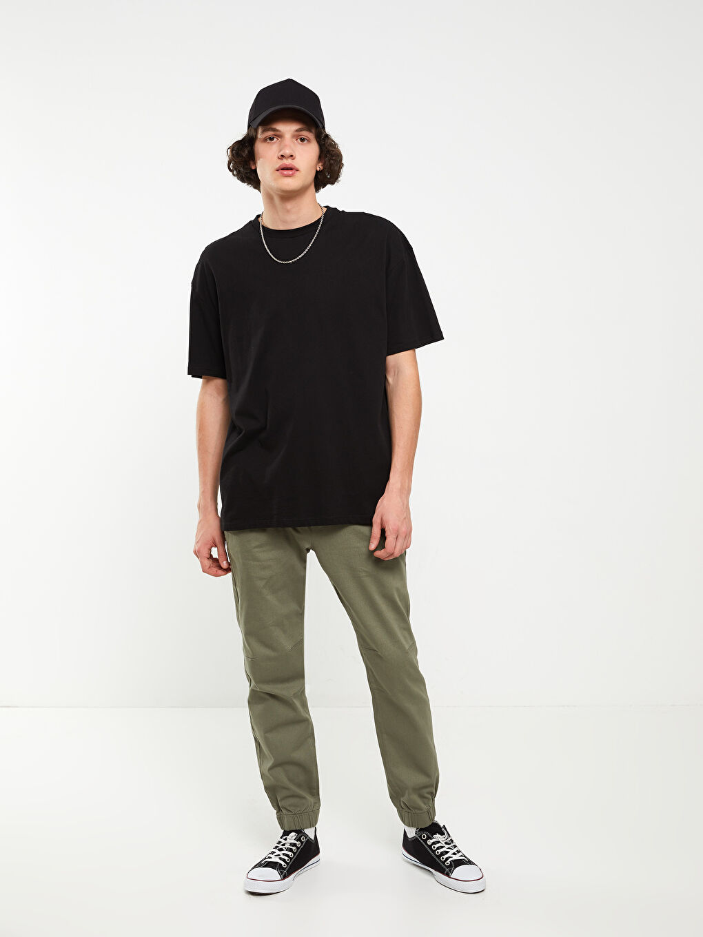 Ерлерге арналған тар пішім саржа джоггер шалбар