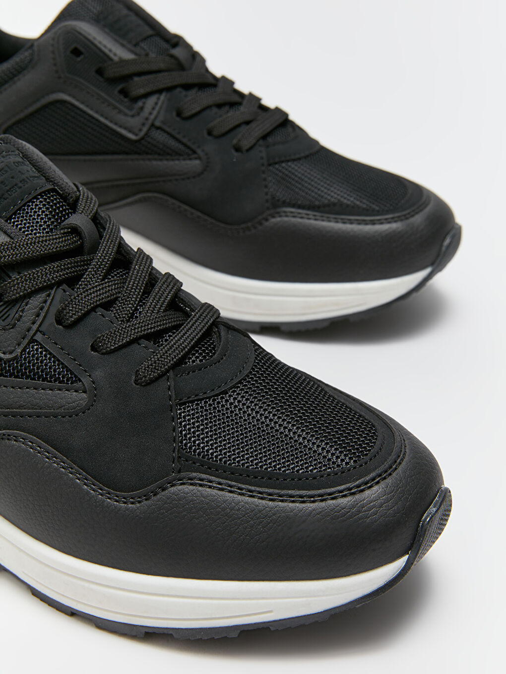 Siyah Deri Görünümlü Erkek Spor Ayakkabı-6