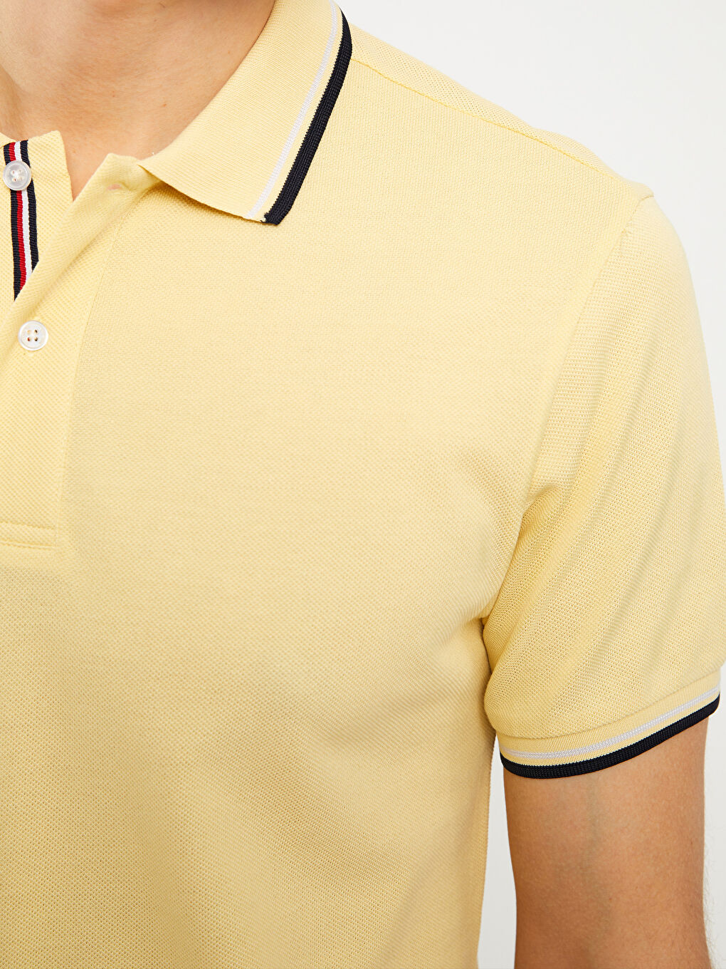 T-shirt en piqué à manches courtes et col polo pour homme-3