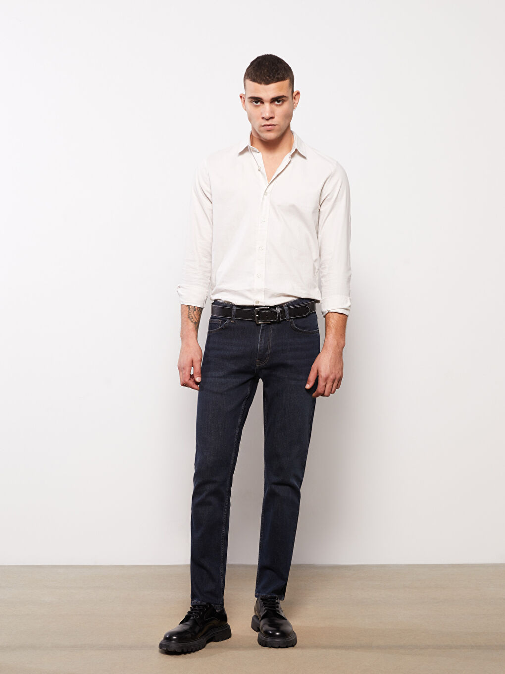 779 جينز بقصة عادية للرجال-1