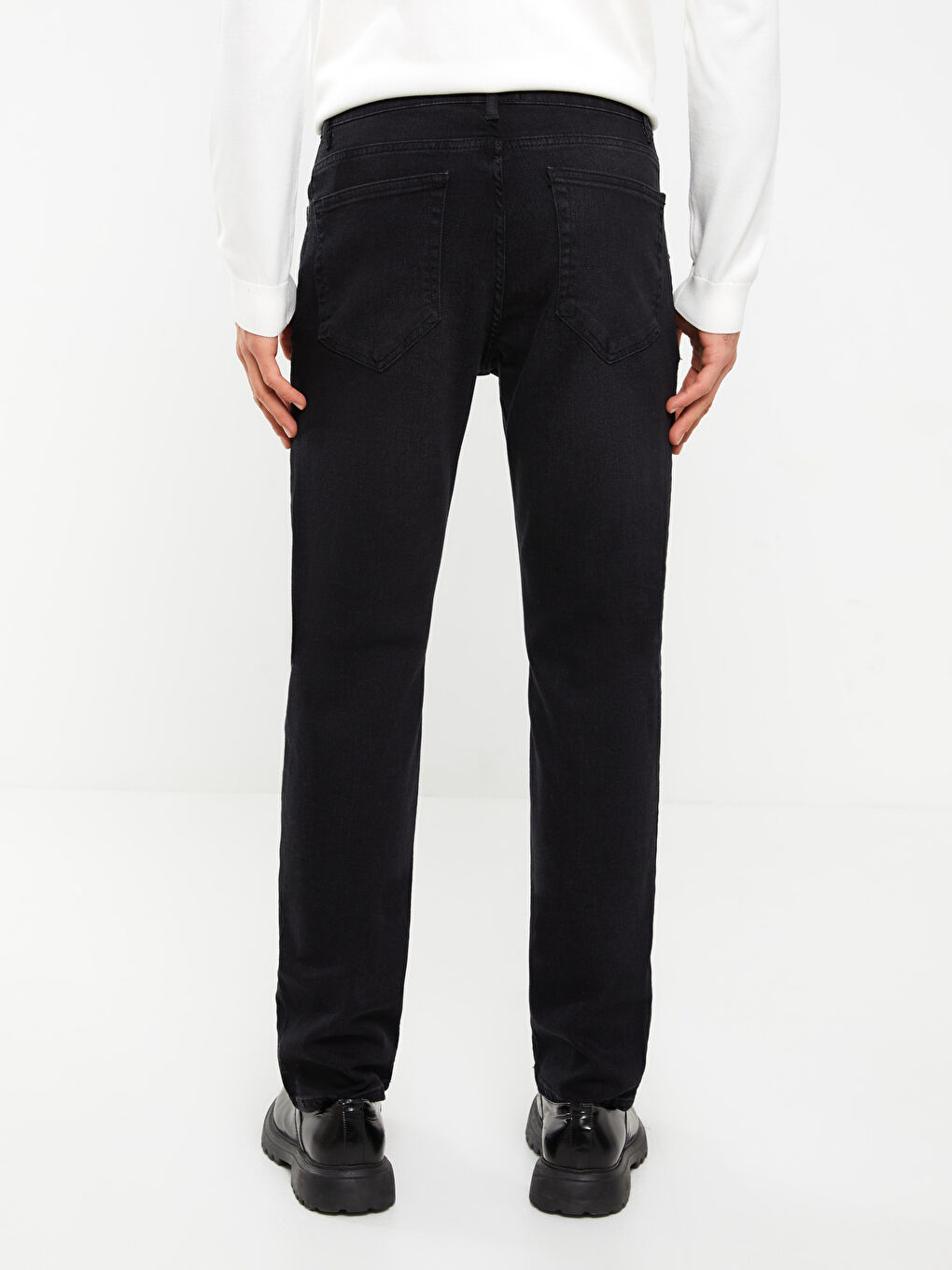 790 Relaxed Fit Men's Denim Trousers -S32404Z8-326