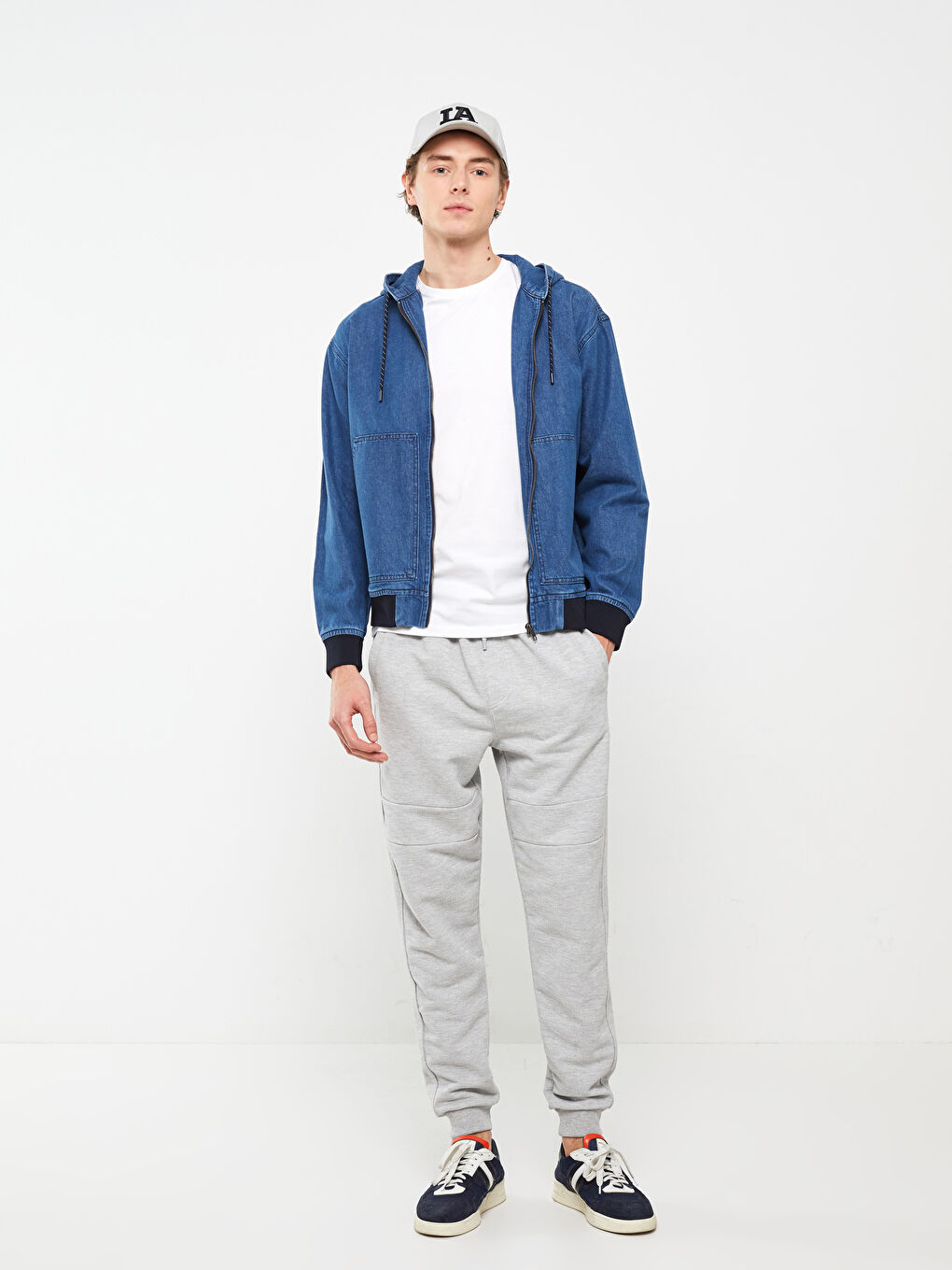 Comfortable Fit Hooded Men's Jean Jacket-1