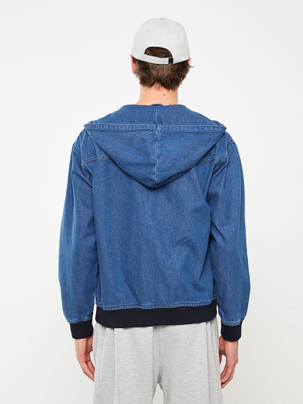 Comfortable Fit Hooded Men's Jean Jacket-4