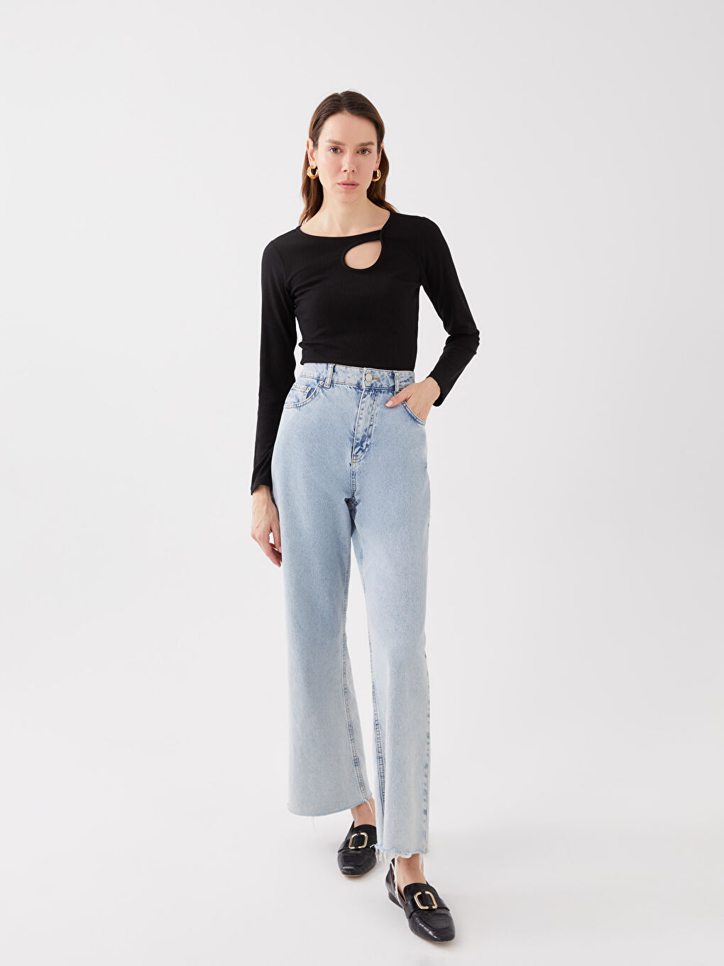 Siyah Bisiklet Yaka Düz Uzun Kollu Kadın Tişört-2