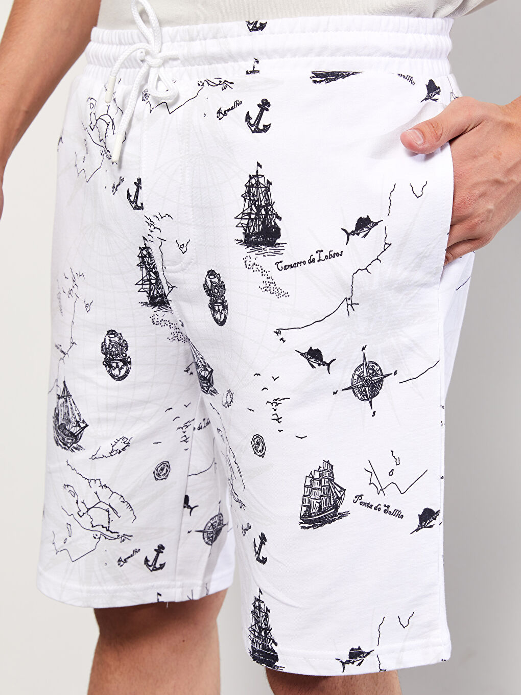 Beyaz Slim Fit Beli Bağlama Detaylı Erkek Şort-4