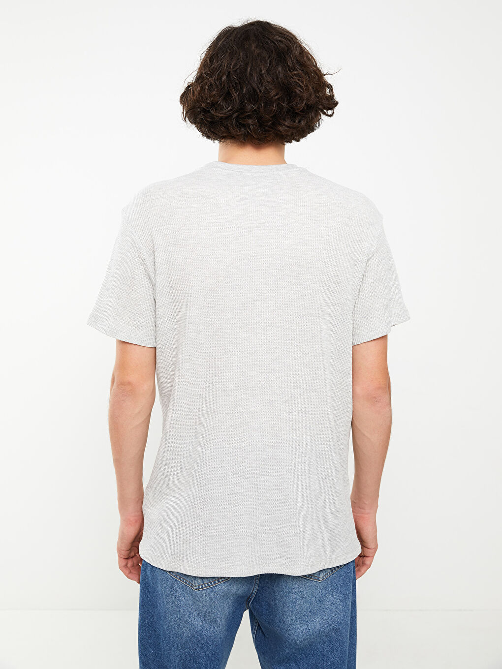 تيشيرت رجالي بياقة دائرية وكم قصير-4