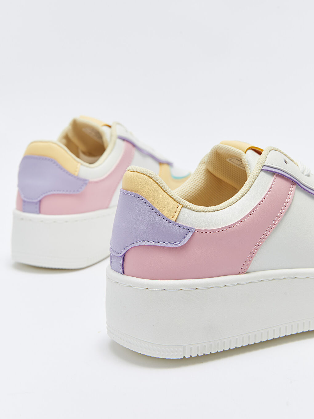 LCW STEPS Baskets en Similicuir à Lacets Bloc de Couleurs pour Femmes -S32612Z8-M0T