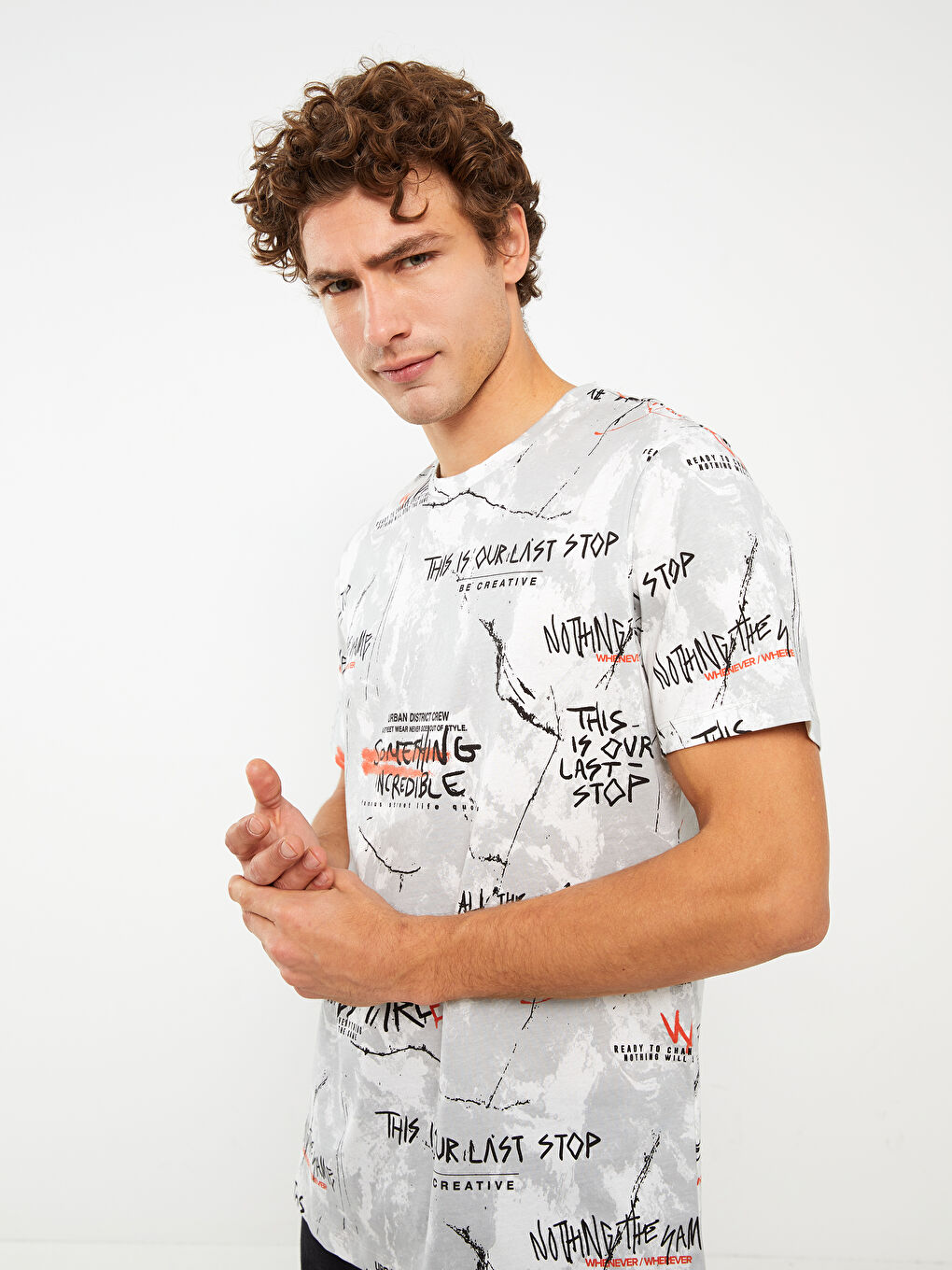 Beyaz Bisiklet Yaka Kısa Kollu Baskılı Penye Erkek Tişört