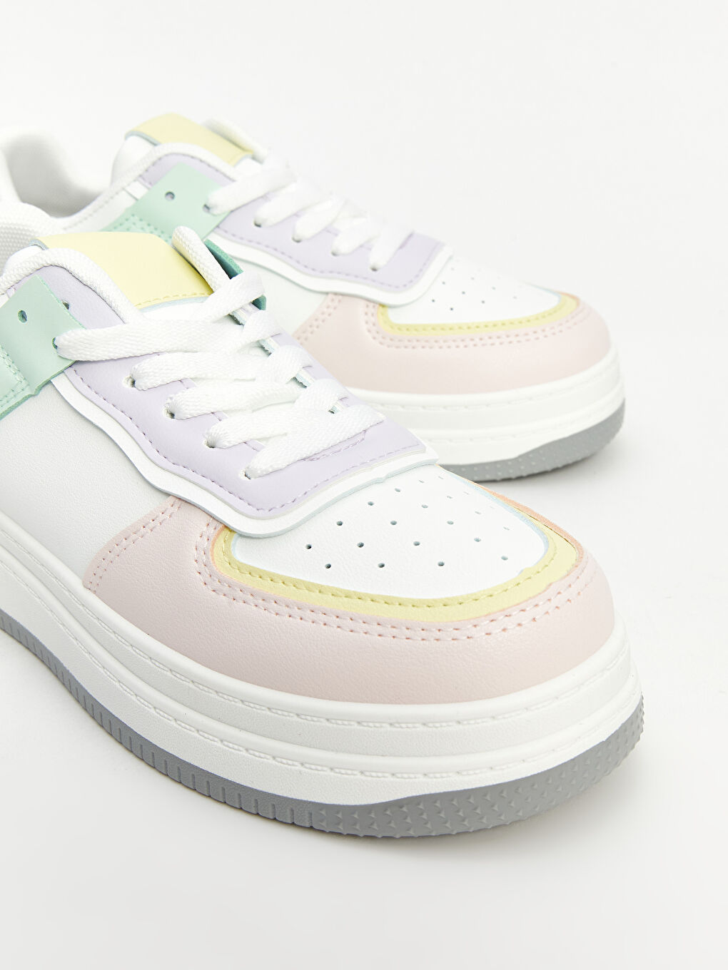LCW STEPS Baskets à Lacets Bloc de Couleurs pour Femmes -S32645Z8-M0T