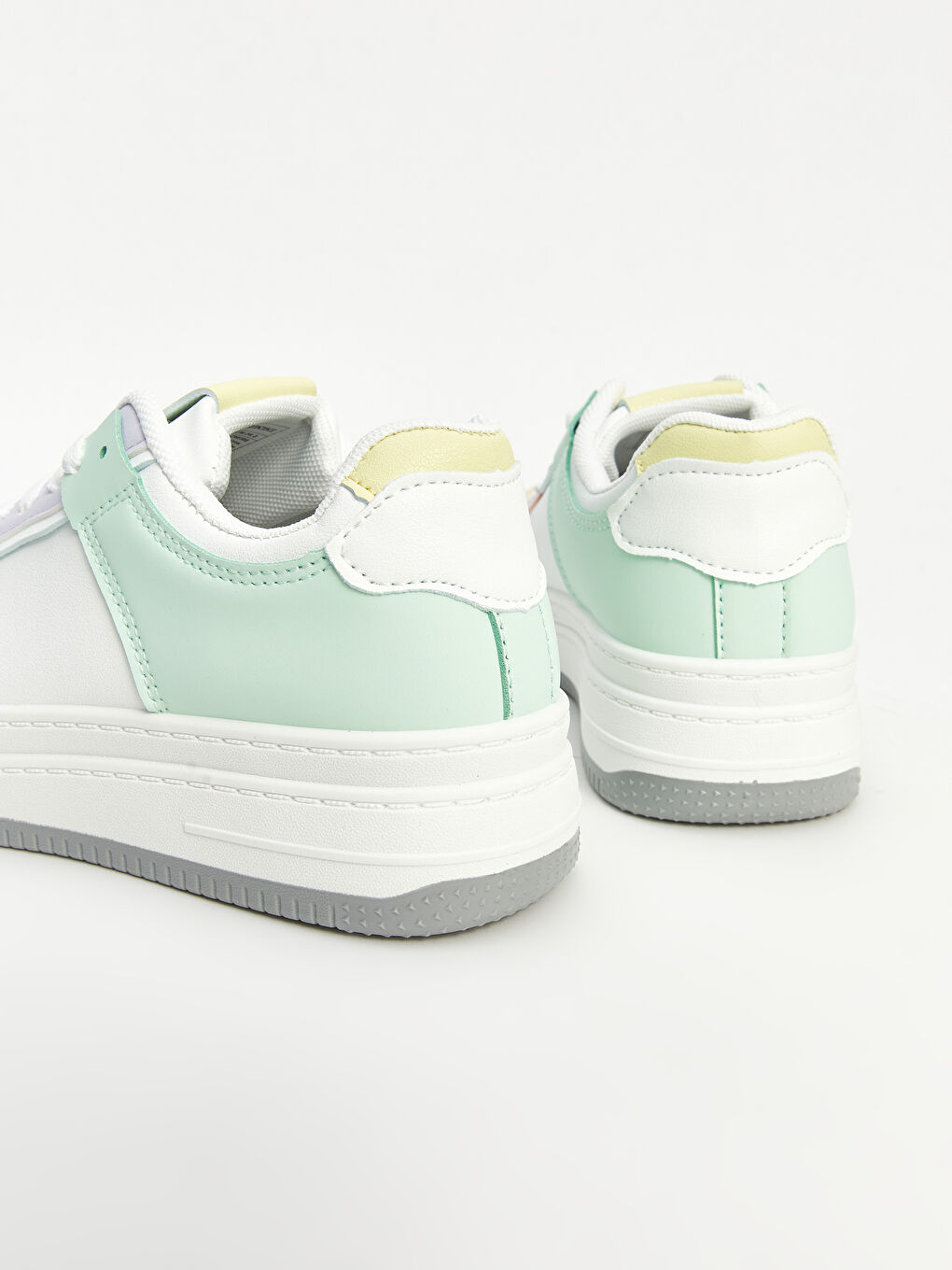 LCW STEPS Baskets à Lacets Bloc de Couleurs pour Femmes -S32645Z8-M0T