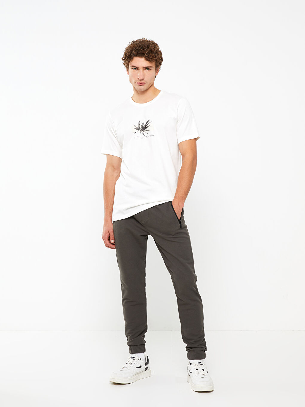 تيشيرت رجالي ياقة دائرية كم قصير مطبوع قطن ممشط-2