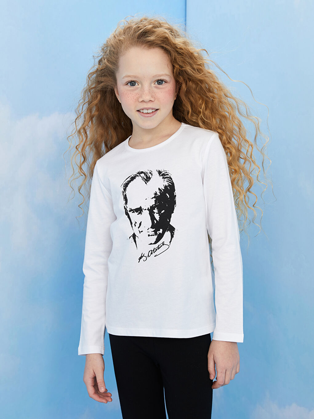 Beyaz Bisiklet Yaka Atatürk Baskılı Uzun Kollu Pamuklu Kız Çocuk Tişört