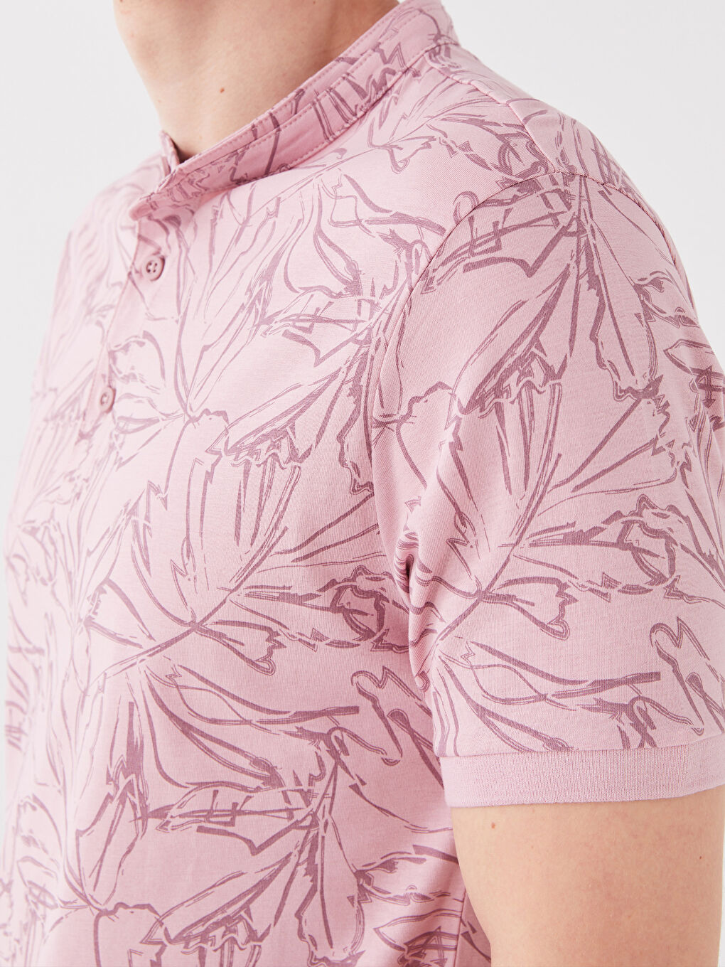 Pembe Hakim Yaka Kısa Kollu Desenli Erkek Tişört-3