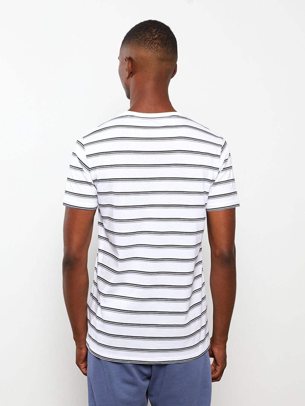 Beyaz Bisiklet Yaka Kısa Kollu Çizgili Penye Erkek Tişört-3