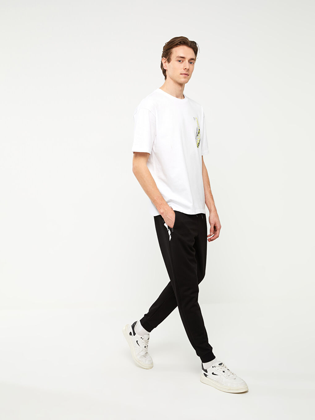 بنطلون رياضي رفيع للرجال-1