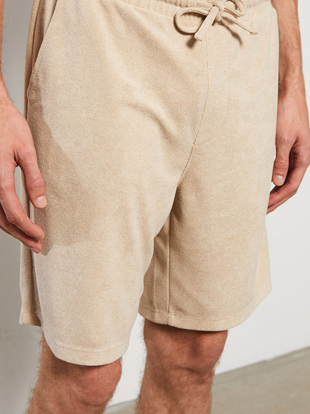 Bej Slim Fit Beli Bağlama Detaylı Erkek Şort-2