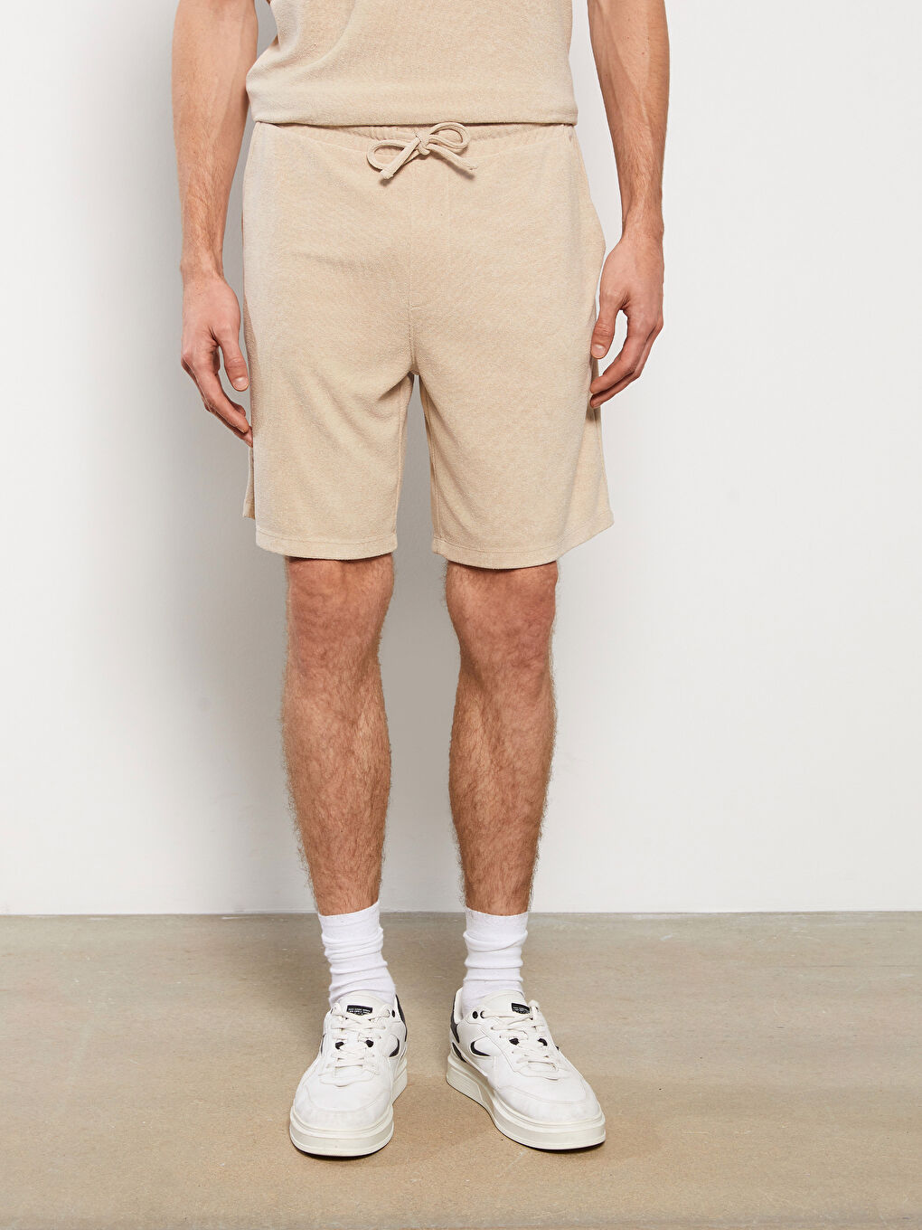 Bej Slim Fit Beli Bağlama Detaylı Erkek Şort-3