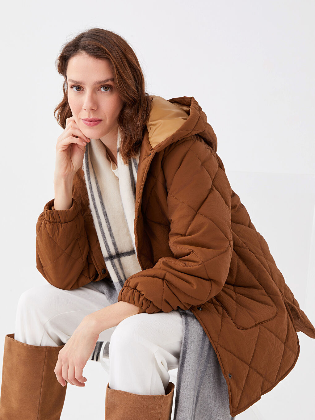 معطف منتفخ مبطّن بنقشة بكابوش كم طويل للسيدات-1