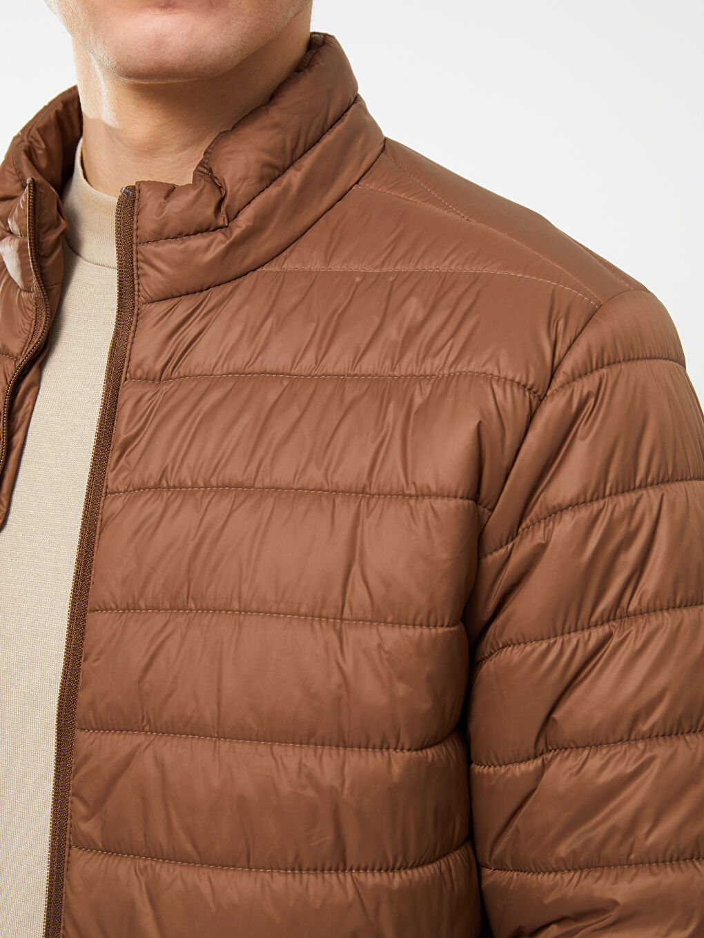 بالطو منتفخ بياقة قمع للرجال بمقاس عادي-2