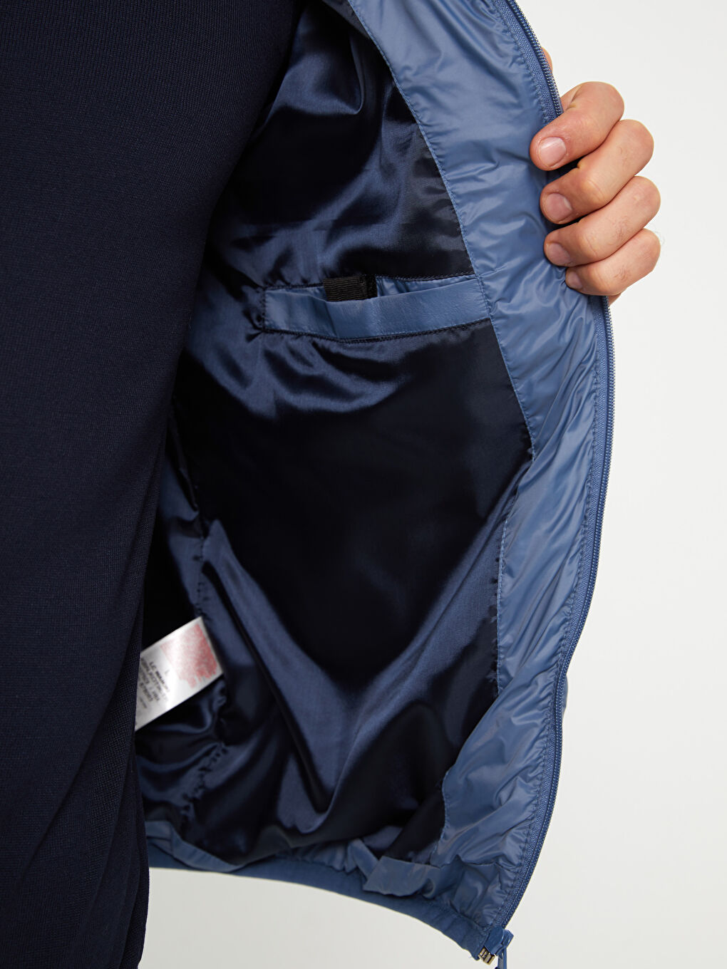 Мужской пуховик стандартного кроя с воротником-трубой-3