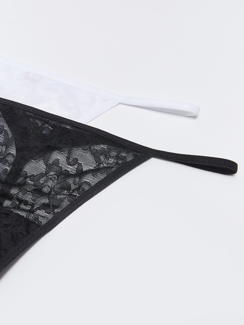 Lot de 2 Culottes String avec Détails en Dentelle-3