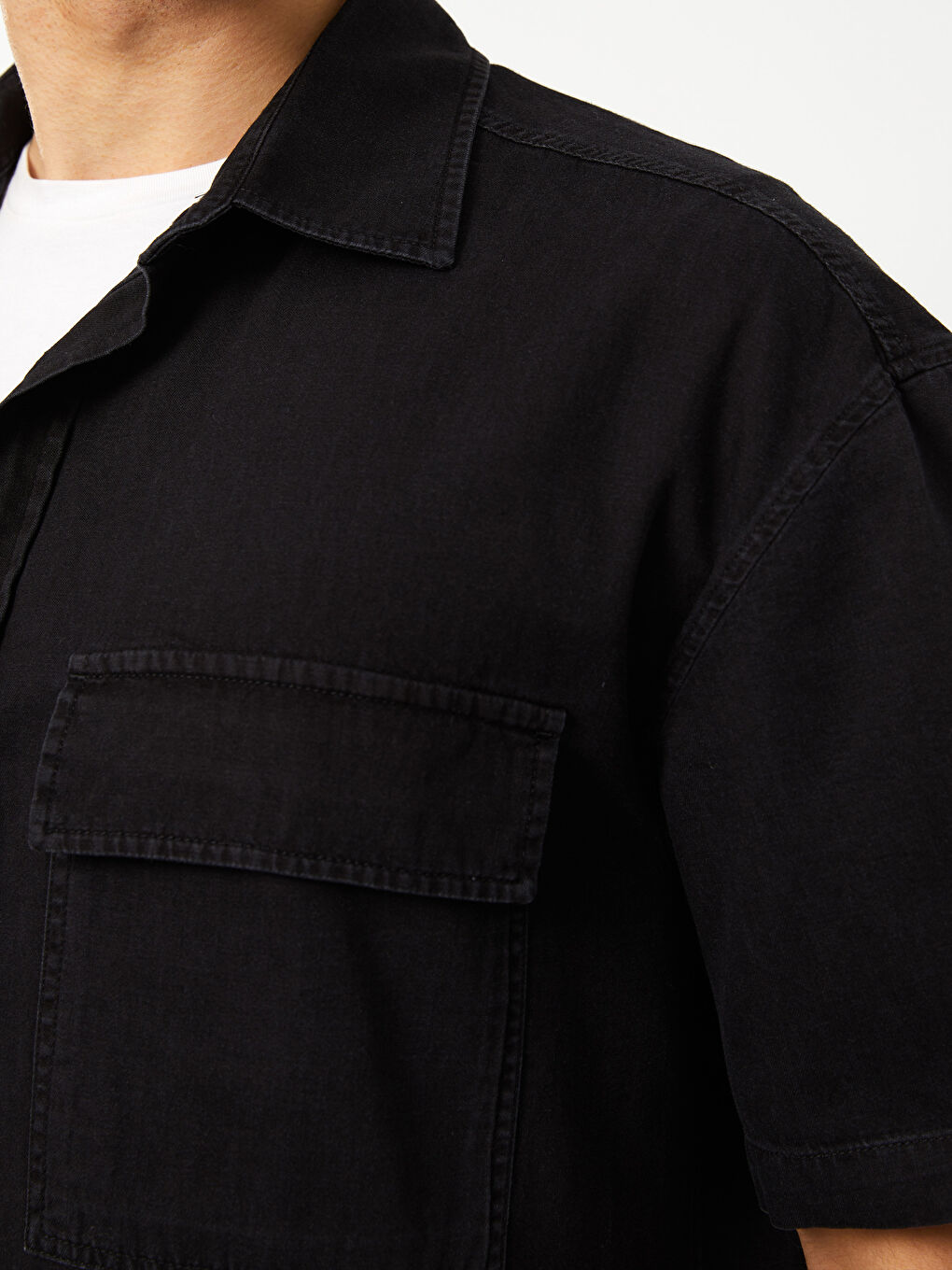 Relaxed Fit Short Sleeve Men's Denim Shirt-3