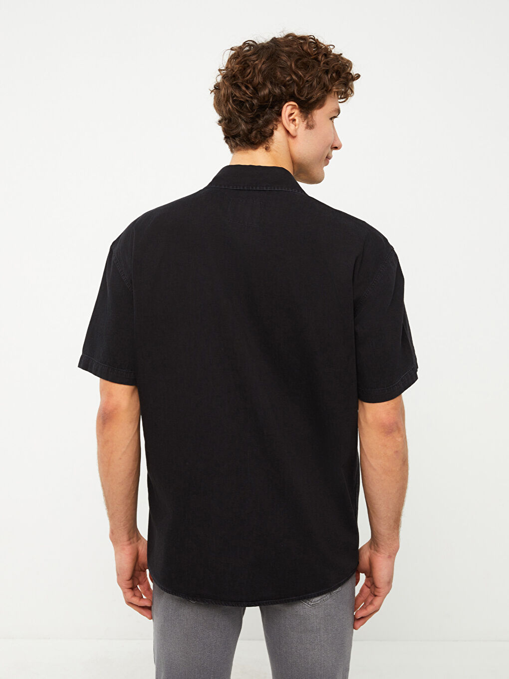 Relaxed Fit Short Sleeve Men's Denim Shirt-4