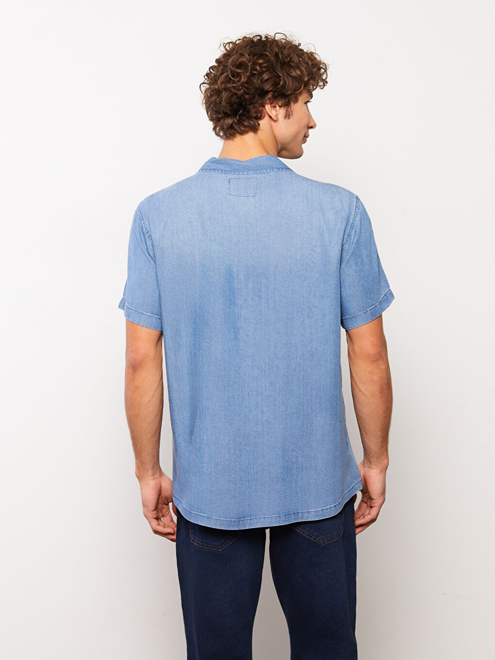 Relaxed Fit Short Sleeve Men's Denim Shirt-3
