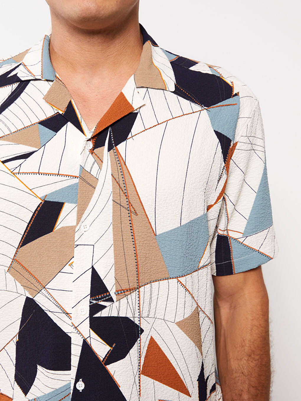 Beyaz Rahat Kalıp Kısa Kollu Desenli Erkek Gömlek-3