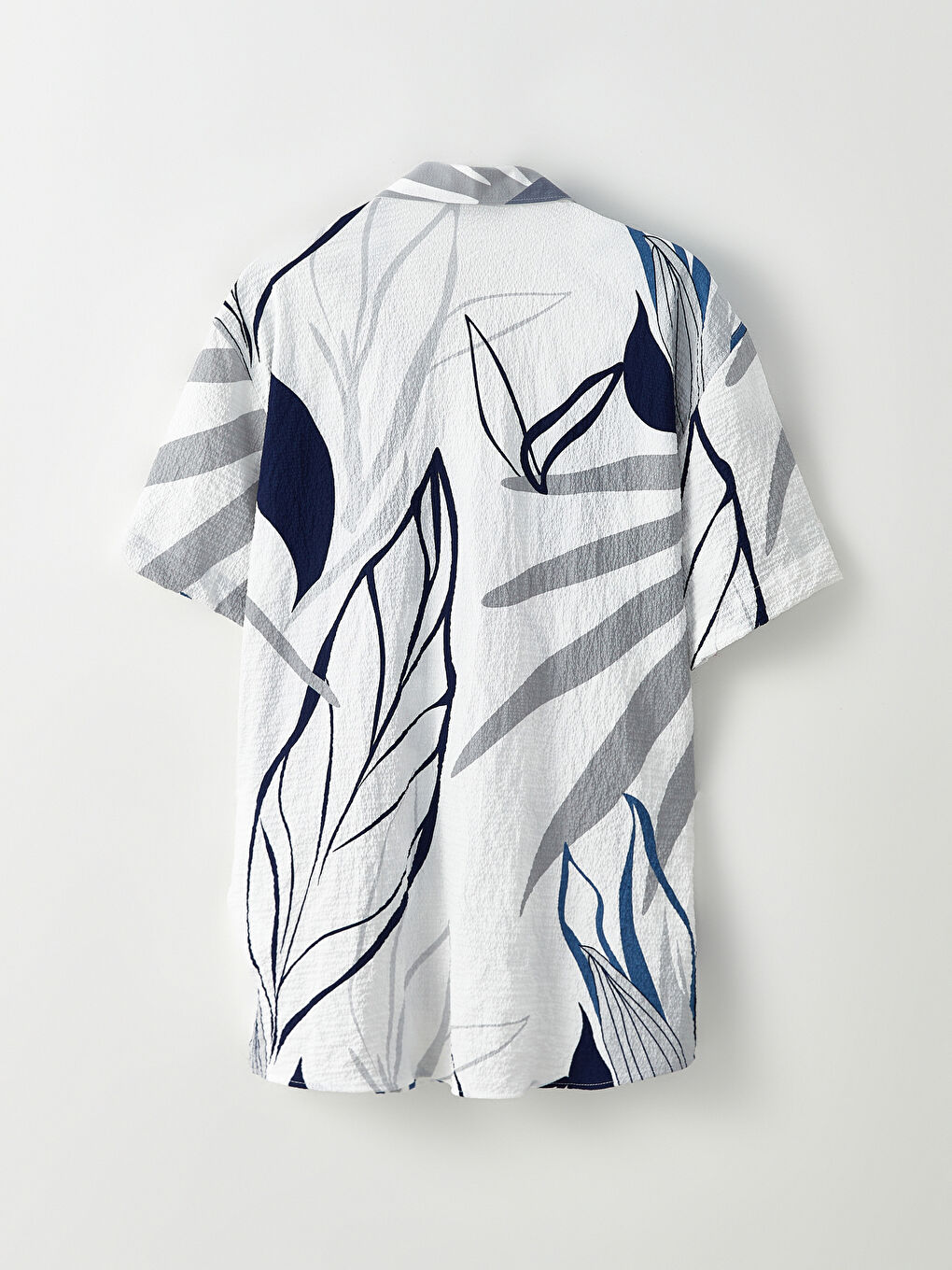 Ерлерге арналған еркін пішім жағалы өрнекті қысқа жең жейде-7