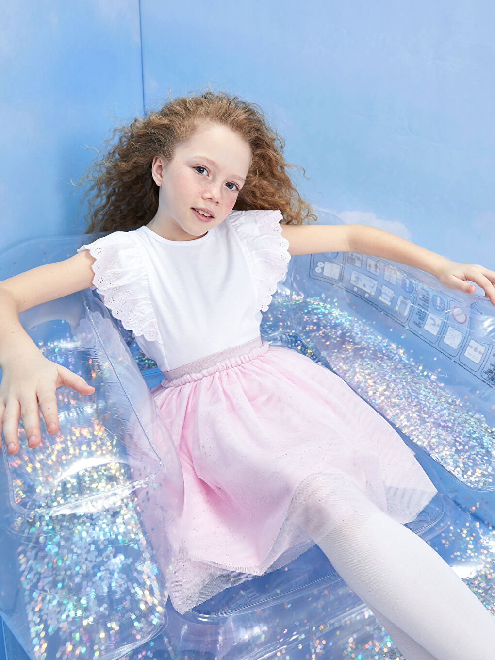 Beyaz Bisiklet Yaka Fisto Detaylı Kısa Kollu Kız Çocuk Tişört