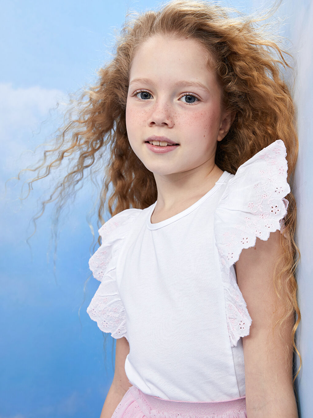 Beyaz Bisiklet Yaka Fisto Detaylı Kısa Kollu Kız Çocuk Tişört-1