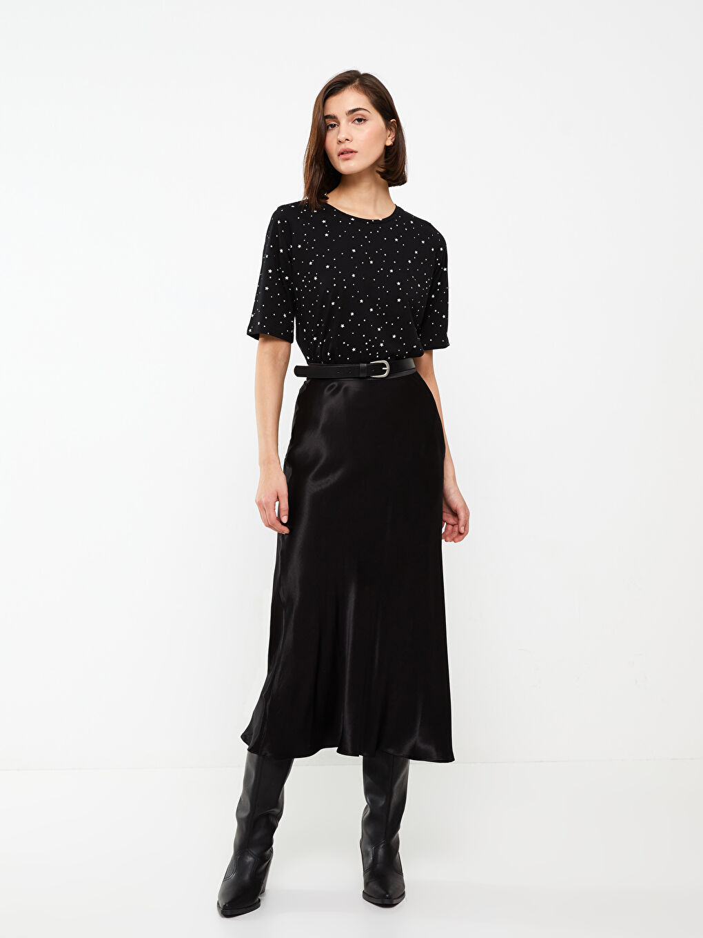 Siyah Bisiklet Yaka Desenli Kısa Kollu Kadın Tişört-2